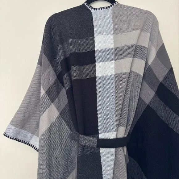 Torrid Women’s Grey & Black Plaid Belted Ruana - Picture 8 of 8